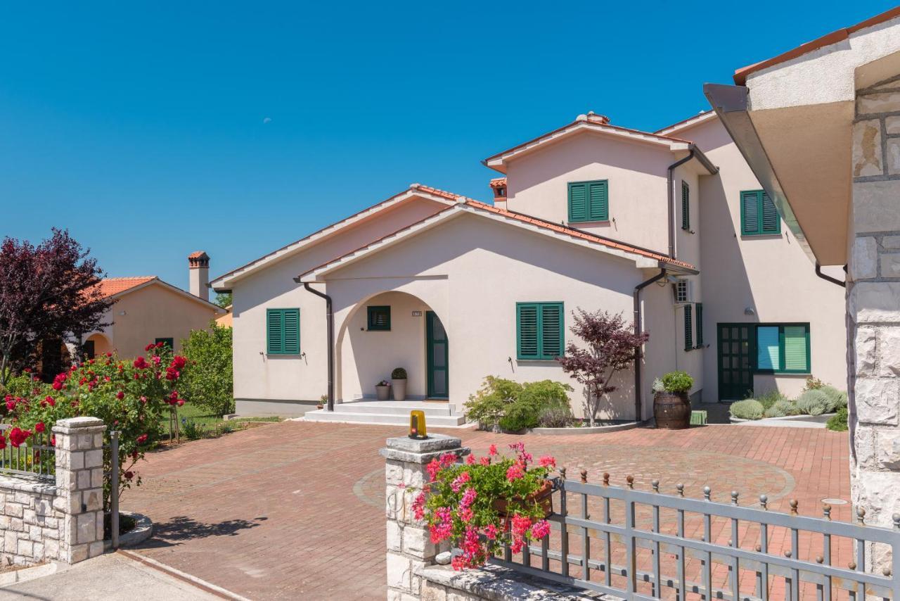 Holiday House Olive Grove With Pool And Garden Labin  Exterior foto