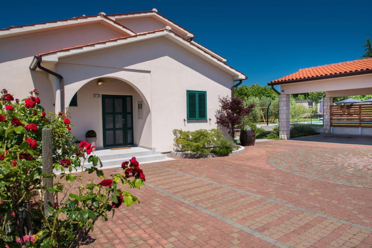 Holiday House Olive Grove With Pool And Garden Labin  Exterior foto